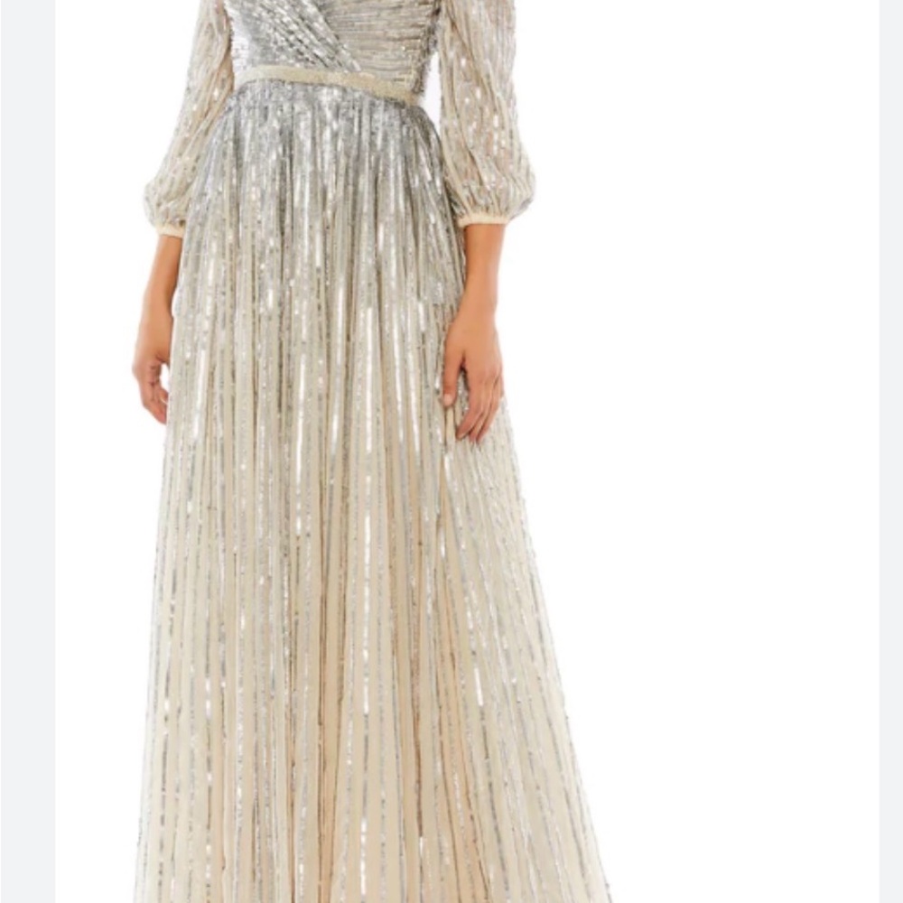 NEW Mac Duggal Nude Silver Sequin Wrap Over 3/4 Sleeve Gown NWT size 4 3447